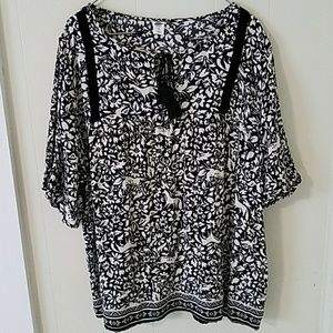Old Navy Black and White Top